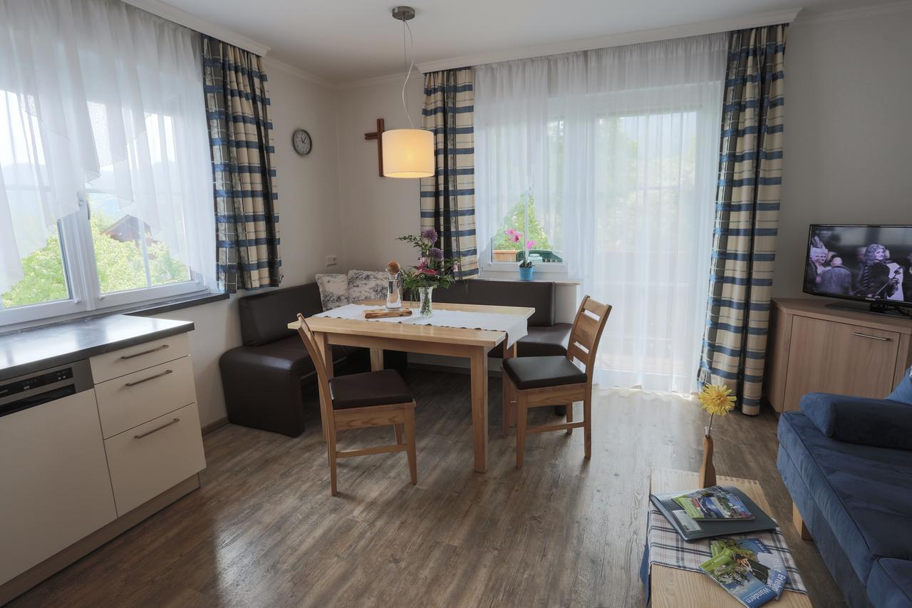 האוס Appartments Am Esslgut מראה חיצוני תמונה