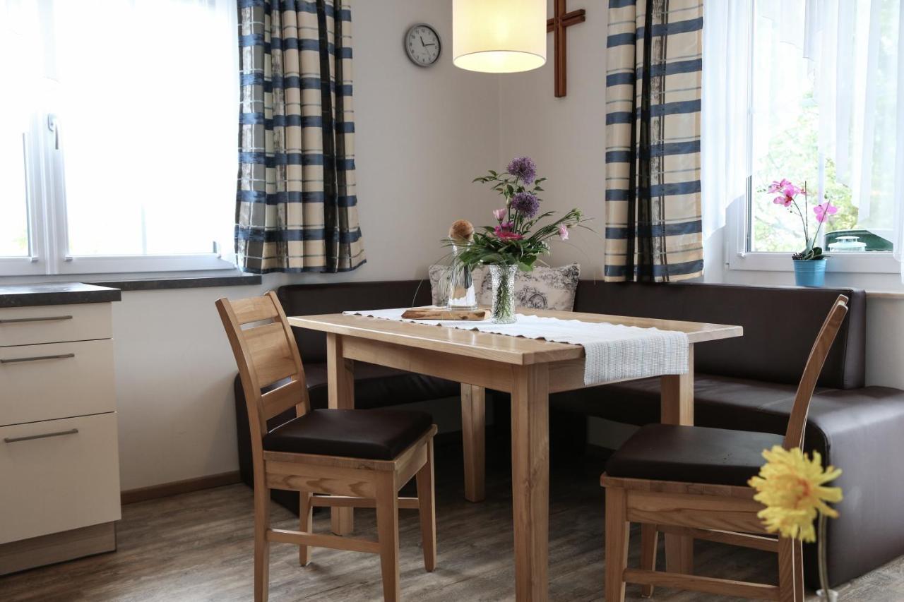 האוס Appartments Am Esslgut מראה חיצוני תמונה
