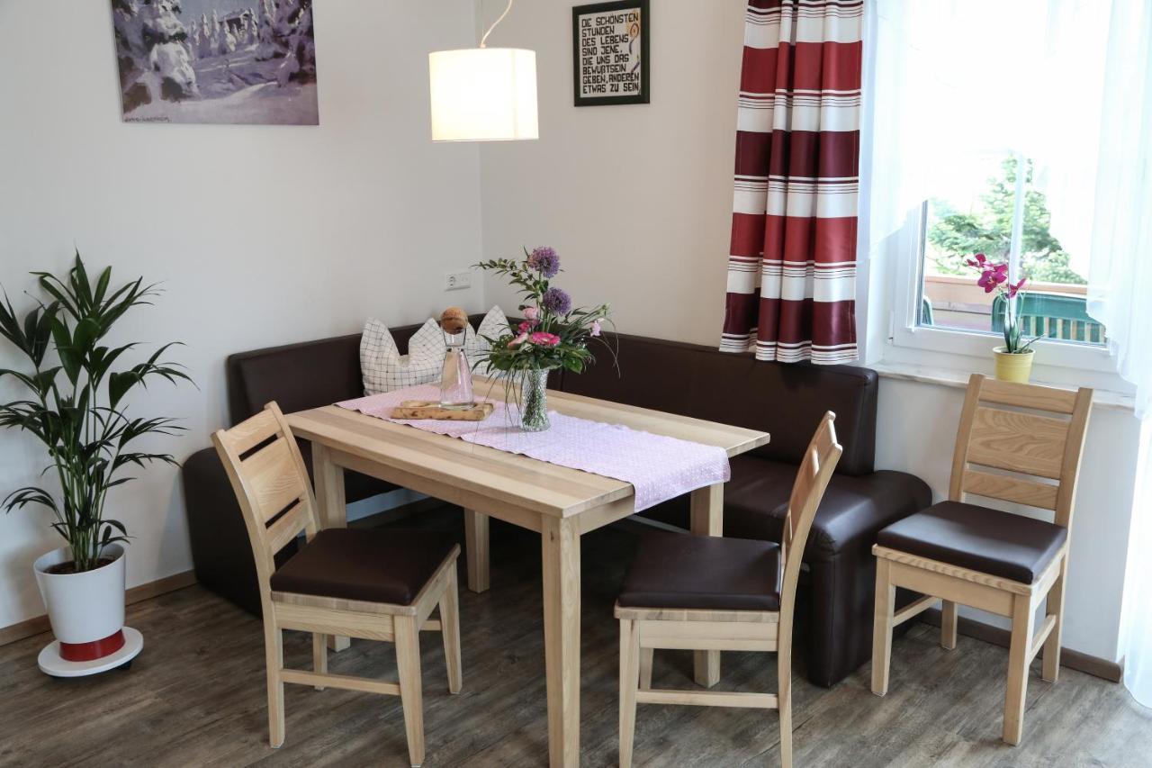 האוס Appartments Am Esslgut מראה חיצוני תמונה